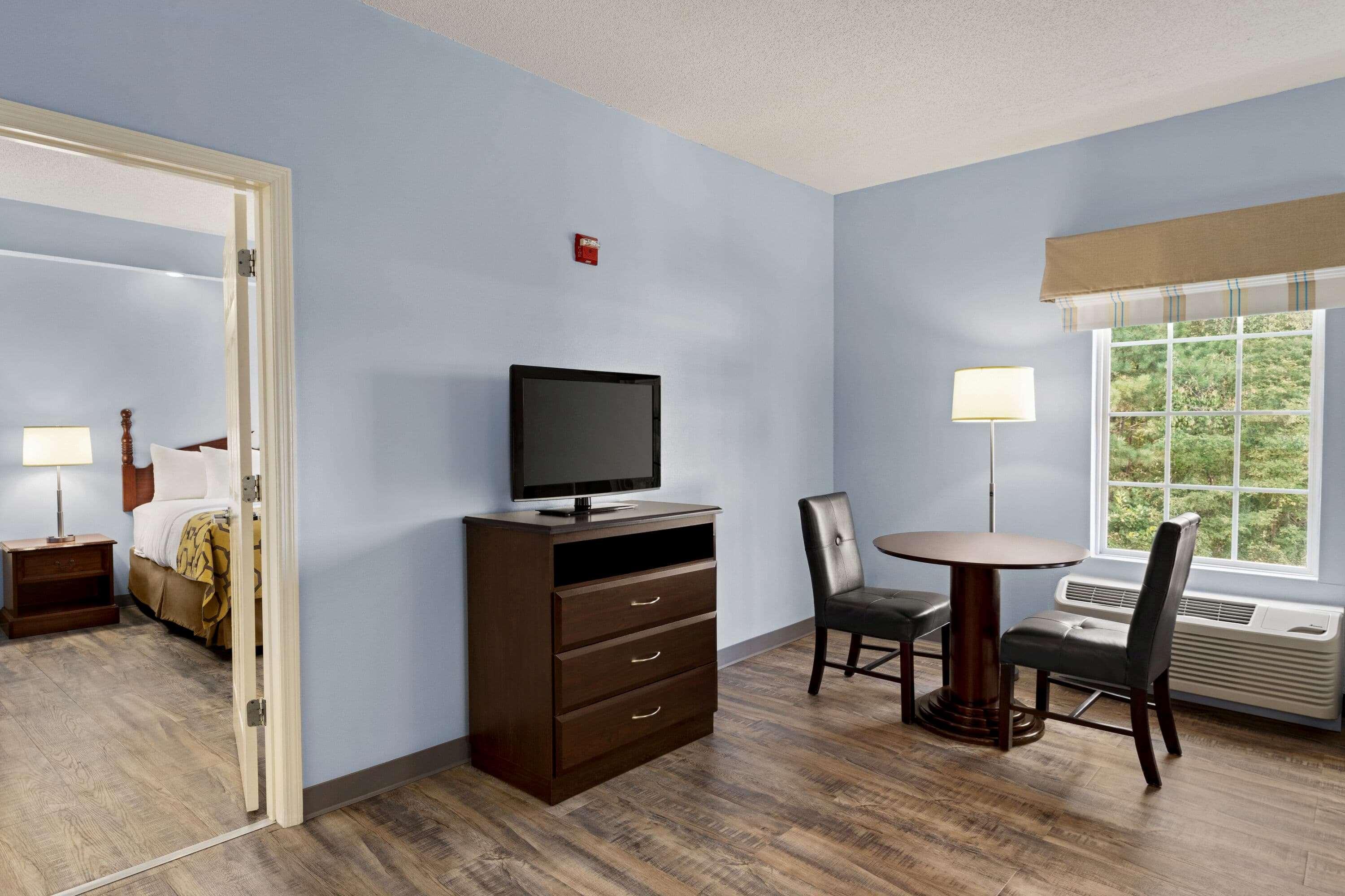 Baymont By Wyndham Henderson Oxford Hotel Exterior photo
