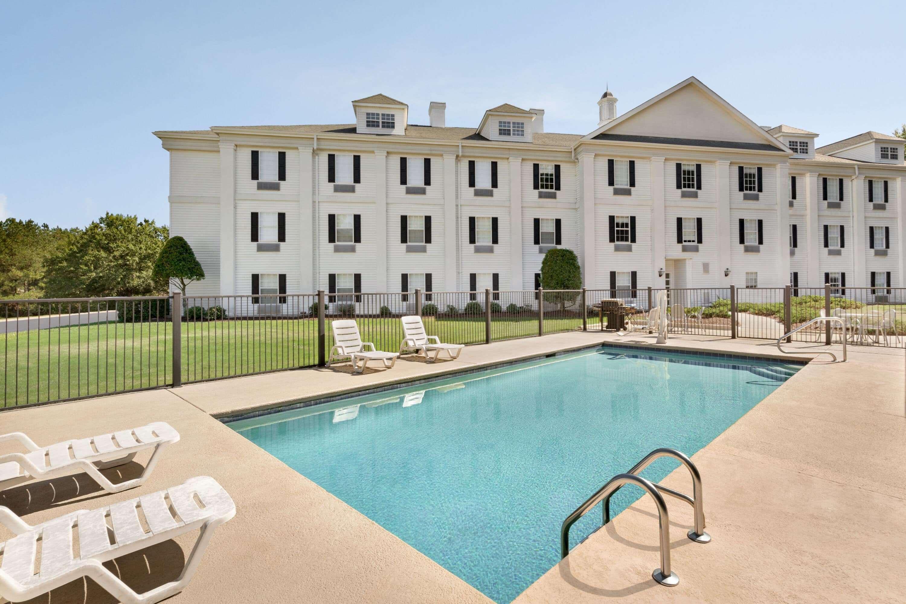 Baymont By Wyndham Henderson Oxford Hotel Exterior photo